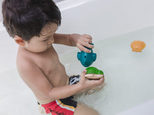 Load image into Gallery viewer, Plan Toys Sea Life Bath Set