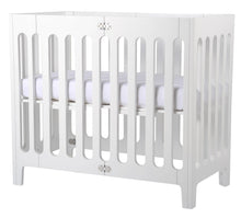 Load image into Gallery viewer, Bloom Alma Mini Crib